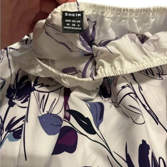 Off the shoulder floral top - Picture 4 of 4